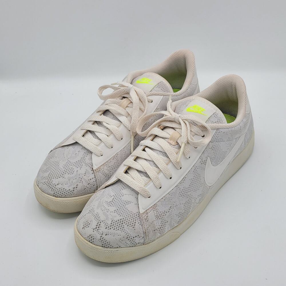 Nike Racquette 17 gray women's size 10